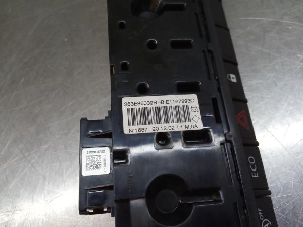 Pulsanti luci di emergenza RENAULT Captur II Imagem-3