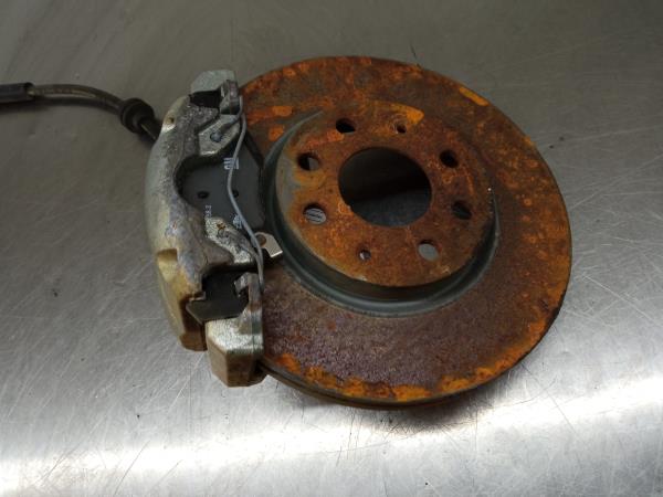 Pinça travão / maxila de travão frente esquerda OPEL Corsa E