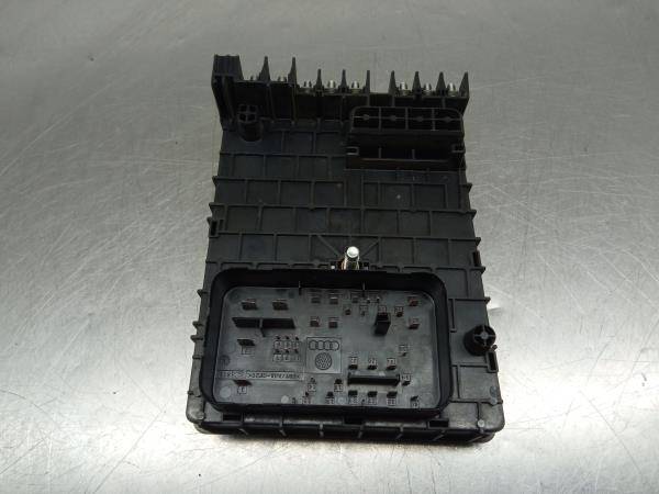 Caixa fusíveis / SAM / BSI VOLKSWAGEN Passat Variant (365) Imagem-1