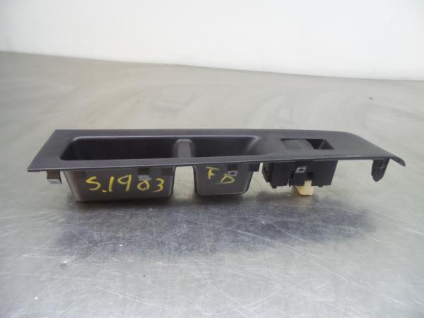 Mando / interruptor elevalunas delantero derecho TOYOTA Yaris (_P13_) Imagem-1