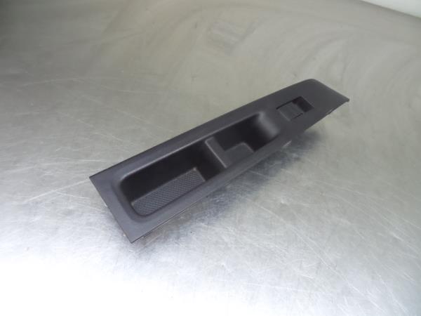 Mando / interruptor elevalunas delantero derecho TOYOTA Yaris (_P13_)