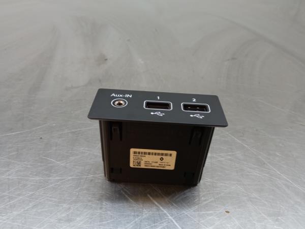 Módulo USB / AUX / IPOD RENAULT Captur II Imagem-1