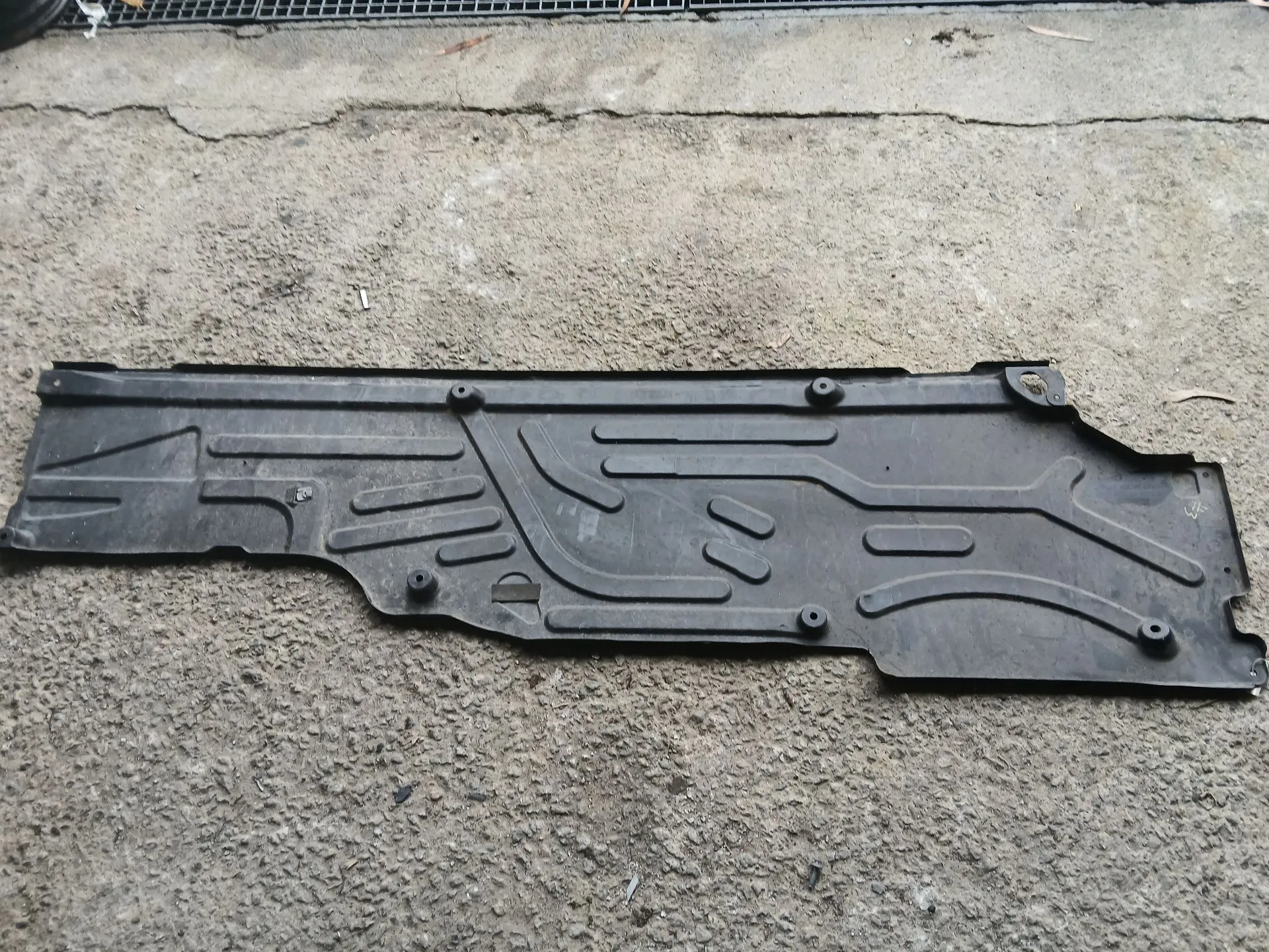 Engine underbody shielding MERCEDES-BENZ Classe C (W203)