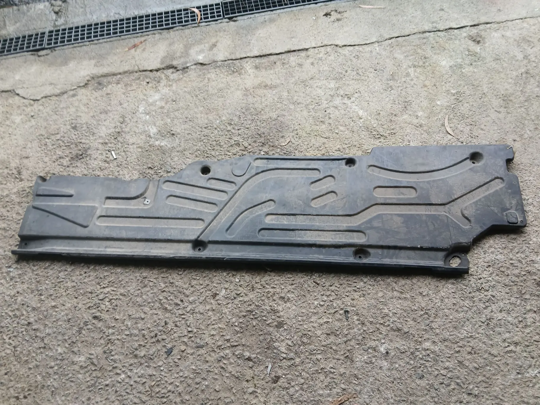 Engine underbody shielding MERCEDES-BENZ Classe C (W203) Imagem-1