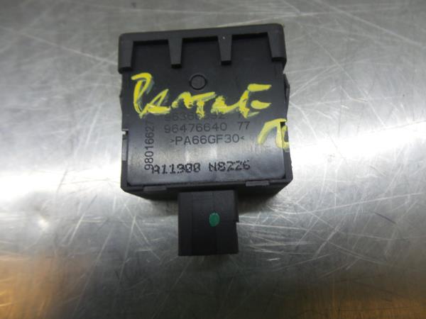 Commande / interrupteur multifonctions PEUGEOT Partner II Imagem-2