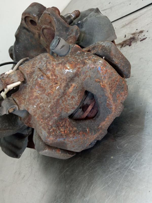 Pinça travão / maxila de travão frente esquerda BMW X1 (E84)