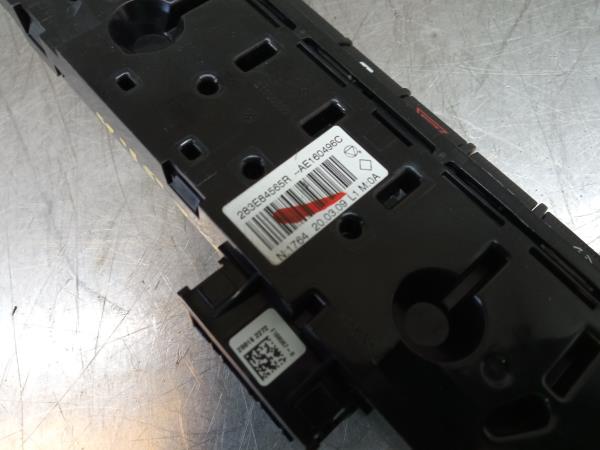 Pulsanti luci di emergenza RENAULT Captur II Imagem-3