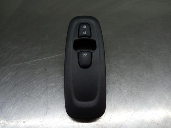 Mando / interruptor elevalunas delantero derecho RENAULT Kadjar (HA_, HL_)
