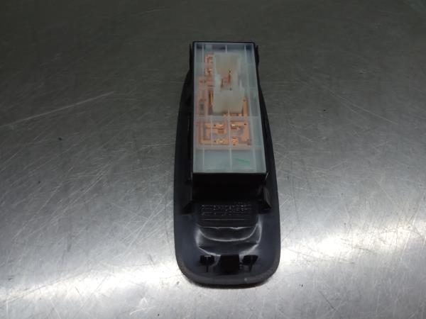 Mando / interruptor elevalunas delantero derecho RENAULT Kadjar (HA_, HL_) Imagem-1