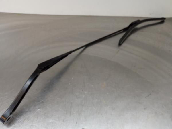 Windscreen wiper arm Right front RENAULT Trafic III (FG_)