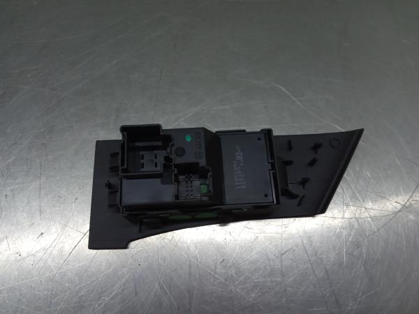 Mando / interruptor elevalunas delantero derecho OPEL Astra J Imagem-2