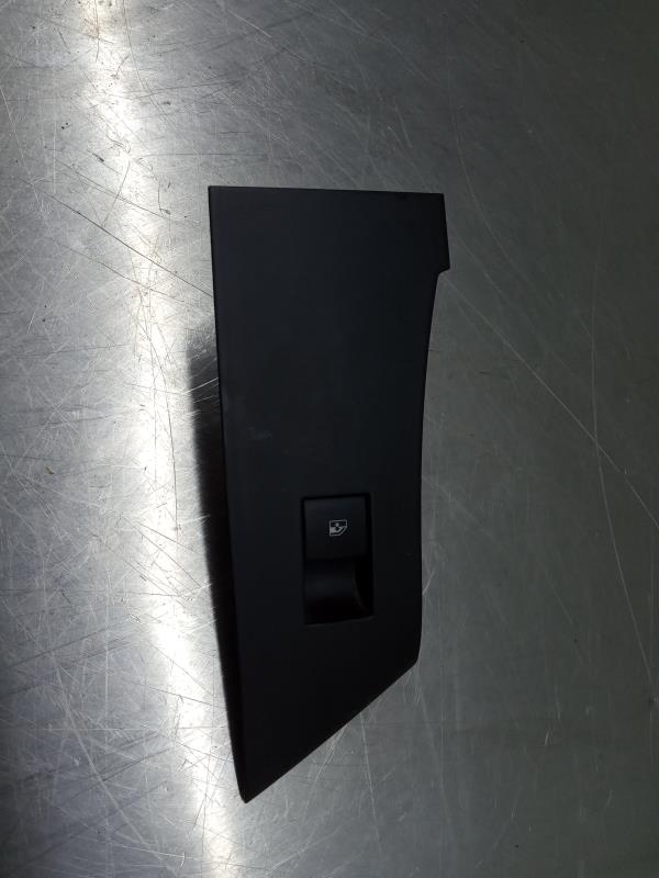 Mando / interruptor elevalunas delantero derecho OPEL Astra J