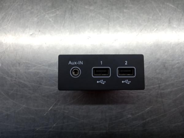 Módulo USB / AUX / IPOD RENAULT Captur II