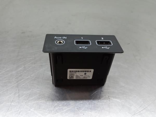 Módulo USB / AUX / IPOD RENAULT Captur II Imagem-1