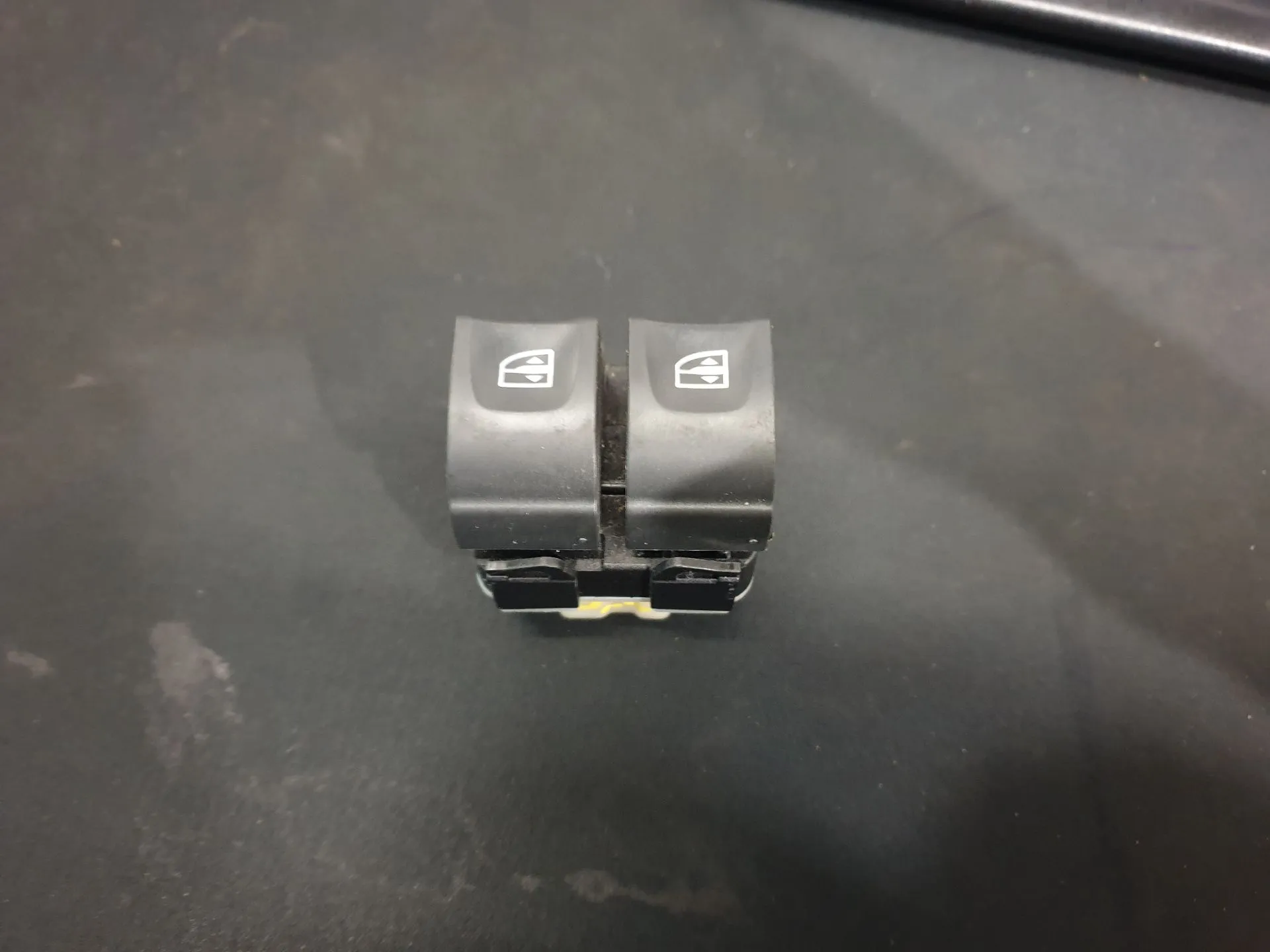 Mando / interruptor elevalunas delantero izquierdo RENAULT Captur (J5_)