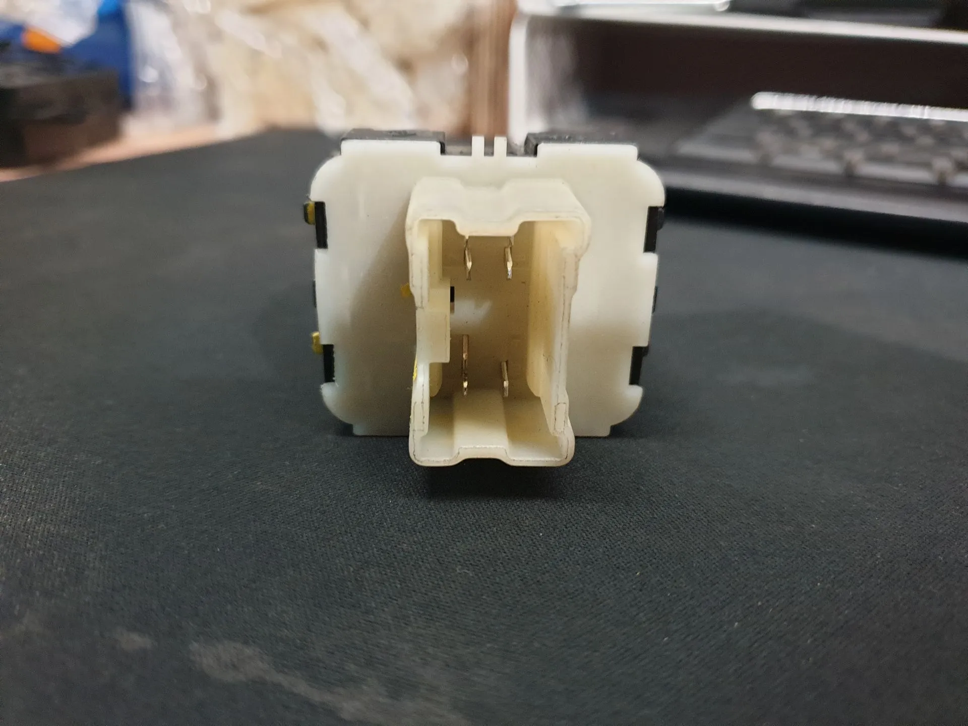 Mando / interruptor elevalunas delantero izquierdo RENAULT Captur (J5_) Imagem-1