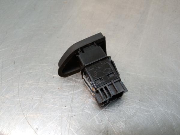 Bouton de Warning/ interrupteur 4 feux de détresse RENAULT Captur (J5_)