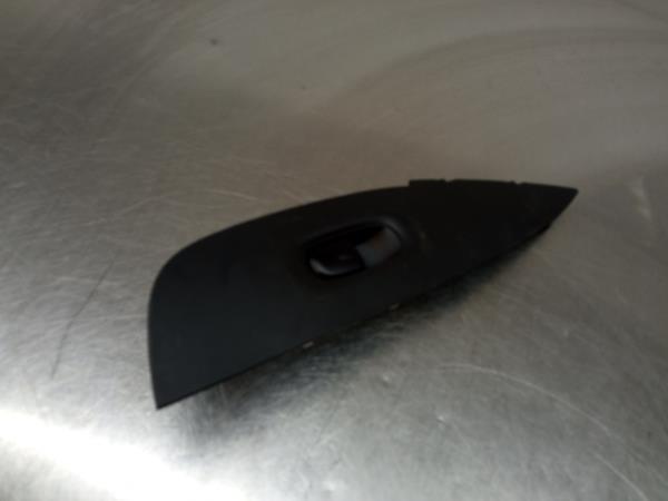 Mando / interruptor elevalunas delantero derecho NISSAN X-Trail (T32)