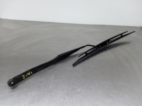 Brazo de limpiaparabrisas delantero derecho NISSAN Juke (F15)