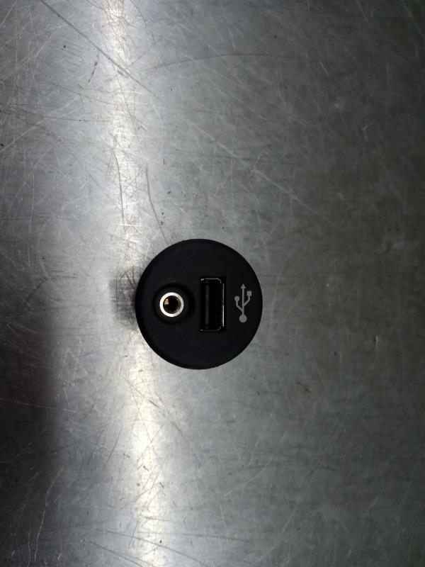 Módulo USB / AUX / IPOD NISSAN Juke (F15)