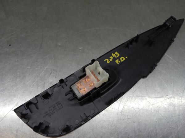 Mando / interruptor elevalunas delantero derecho NISSAN X-Trail (T32) Imagem-1