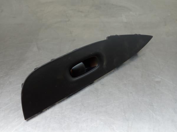 Mando / interruptor elevalunas delantero derecho NISSAN X-Trail (T32)