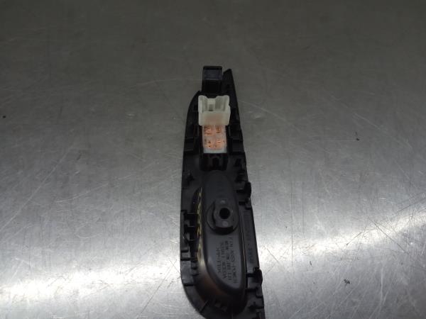 Left Rear window control NISSAN X-Trail (T32) Imagem-1