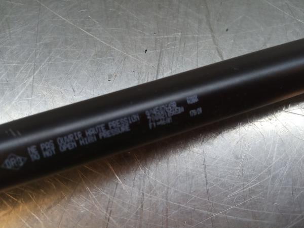 Amortecedor da mala RENAULT Captur II Imagem-1