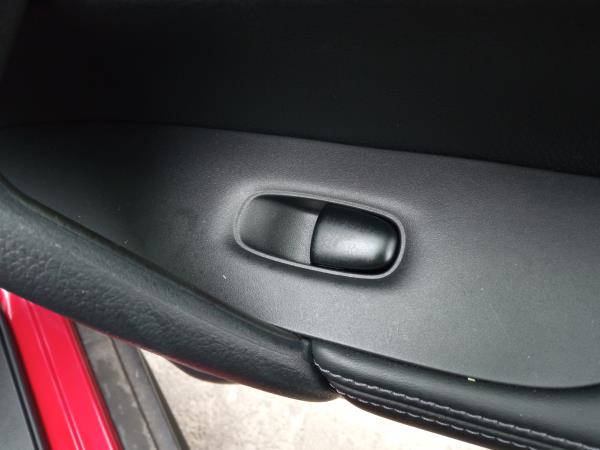 Comando / interruttore alzacristallo anteriore destro NISSAN X-Trail (T32)