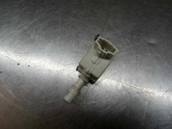 Attuatore Serratura serbatoio carburante VOLKSWAGEN Passat Variant (365) Imagem-1