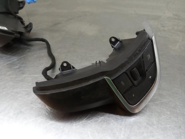 Commandes au volant CITROËN C4 II (B7) Imagem-1