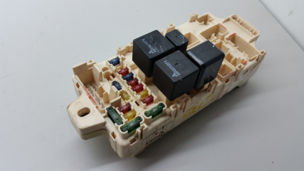 Caixa fusíveis / SAM / BSI MITSUBISHI Pajero Classic (V2_W)