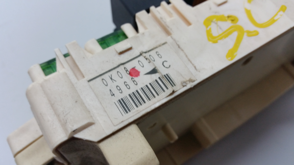 Caixa fusíveis / SAM / BSI MITSUBISHI Pajero Classic (V2_W) Imagem-1