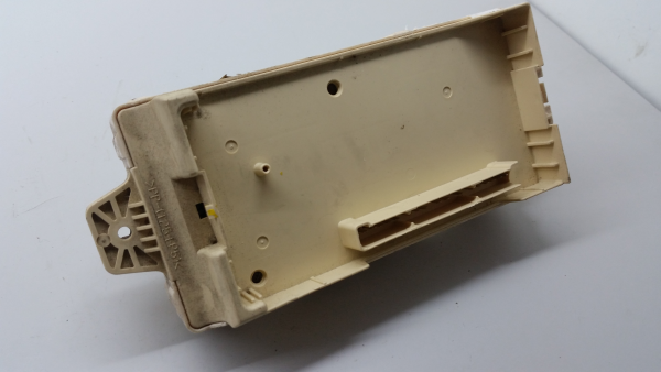 Caixa fusíveis / SAM / BSI MITSUBISHI Pajero Classic (V2_W) Imagem-2