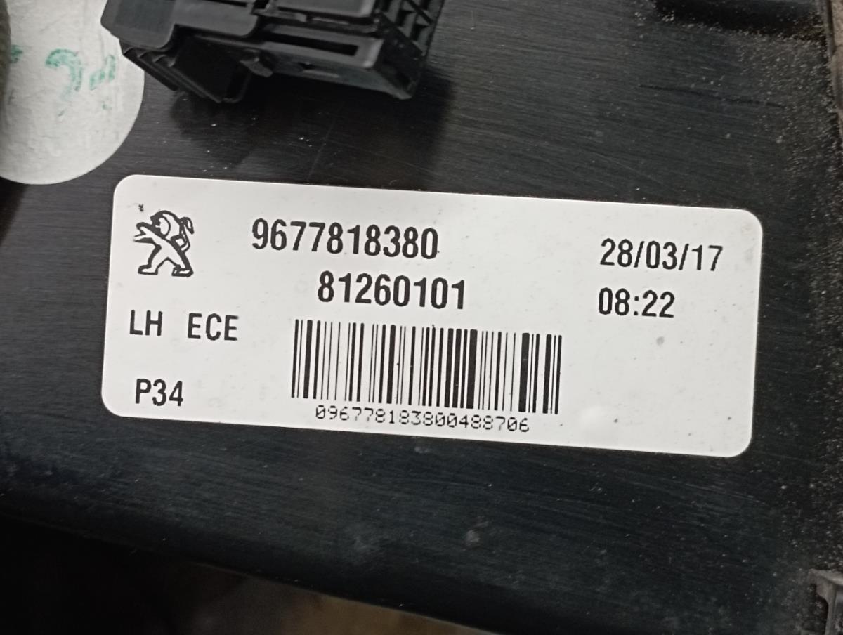 Farolim da mala esquerdo PEUGEOT 308 II Imagem-3