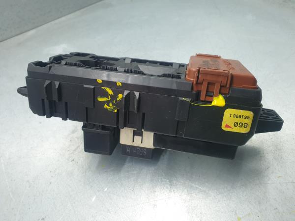 Caixa fusíveis / SAM / BSI MITSUBISHI Space Star Combi (DG_A) Imagem-1