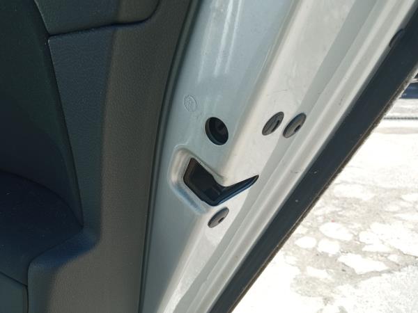 Cerradura / cierre puerta trasera derecha VOLKSWAGEN Golf VI (5K1)