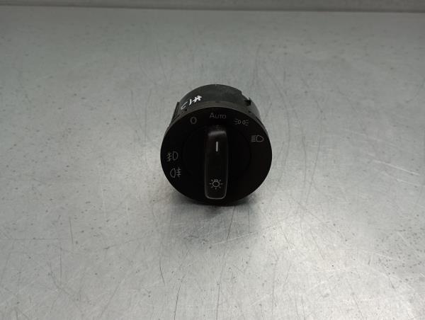Light switch VOLKSWAGEN Golf VI (5K1)