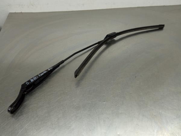 Haste / braço de escova limpa vidros frente esquerda PEUGEOT 208