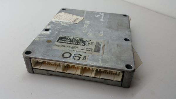 Centralina motor / ECU TOYOTA Yaris (_P1_)