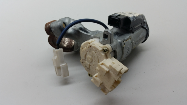 Ignition barrel TOYOTA Yaris (_P1_) Imagem-1