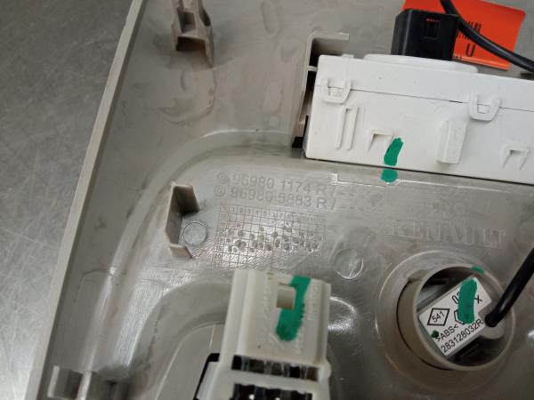 Plafonier frente RENAULT Captur (J5_) Imagem-2