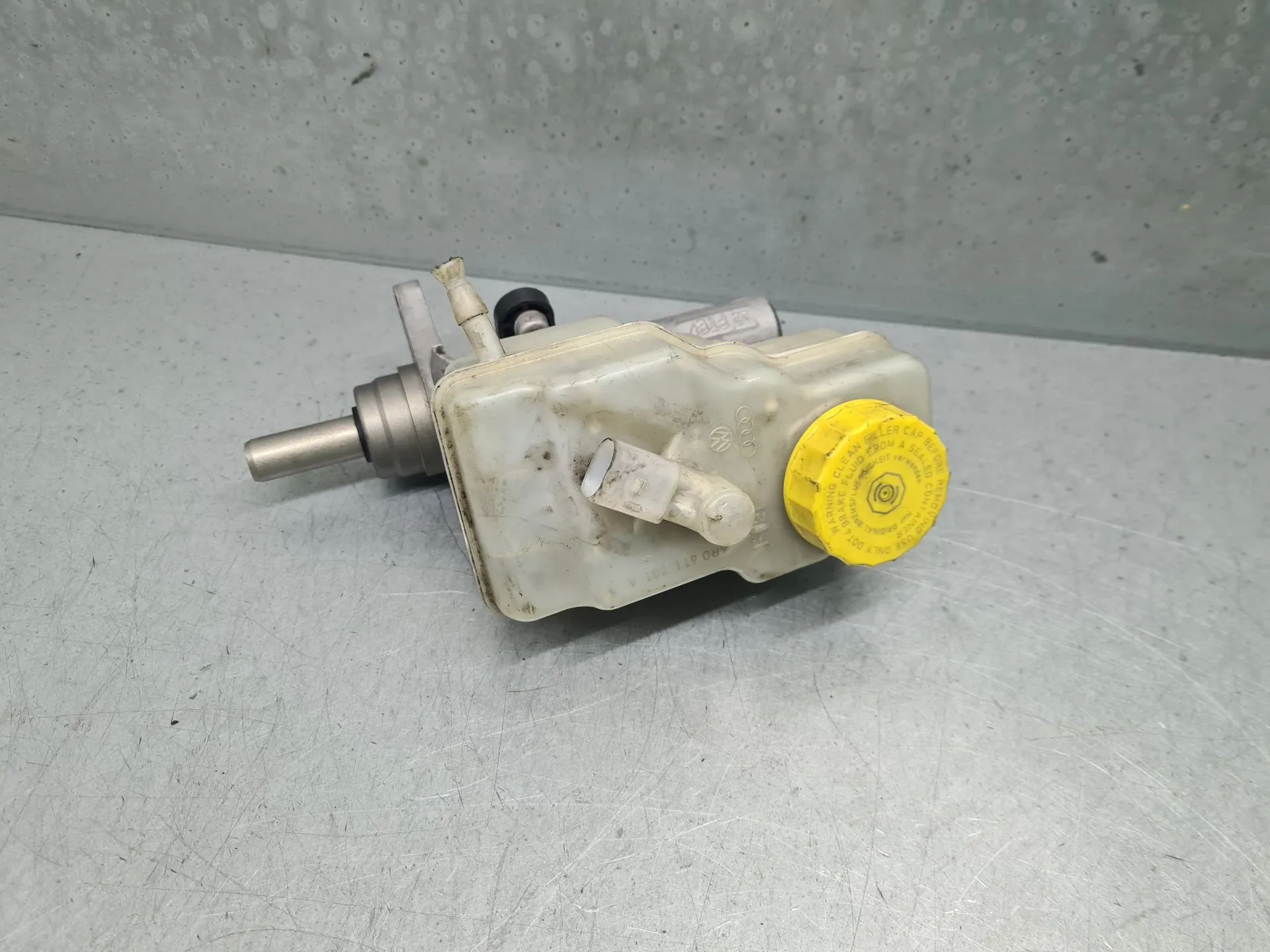 Central brake pump VOLKSWAGEN Polo (6R, 6C) Imagem-2