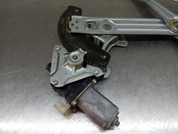 Elevador vidros frente direito NISSAN Note (E12) Imagem-1