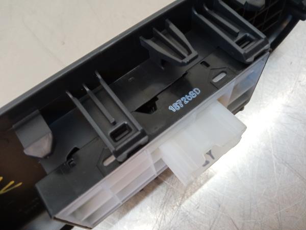 Mando / interruptor elevalunas delantero derecho NISSAN Micra V (K14) Imagem-4