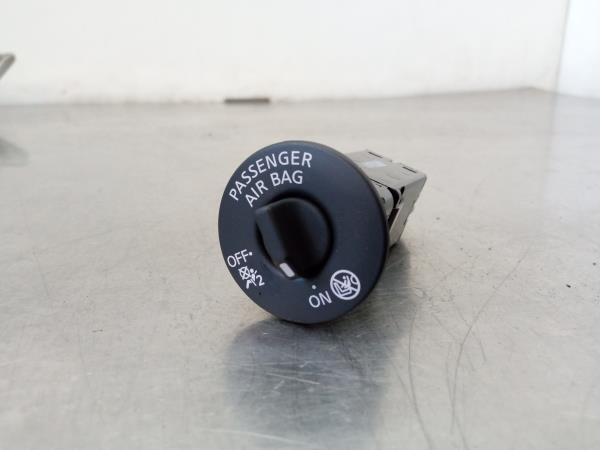 Commande / interrupteur multifonctions NISSAN Micra V (K14)