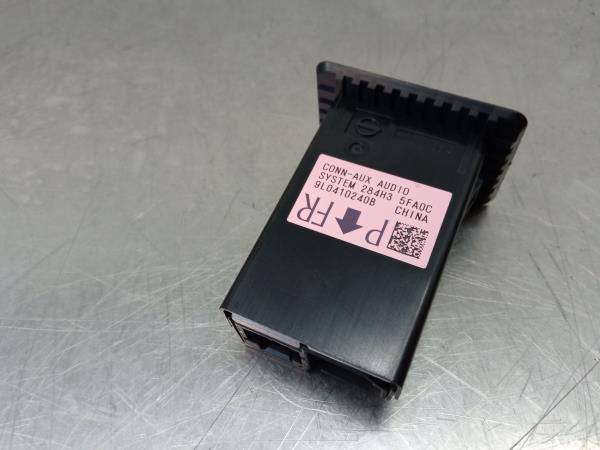 Módulo USB / AUX / IPOD NISSAN Micra V (K14) Imagem-2