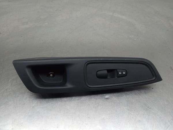 Mando / interruptor elevalunas delantero derecho NISSAN Micra V (K14)