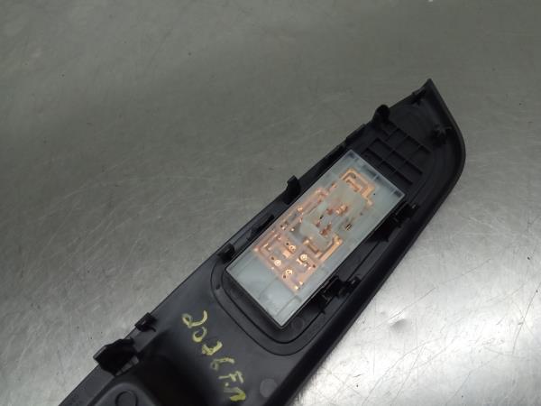 Mando / interruptor elevalunas delantero derecho NISSAN Micra V (K14) Imagem-1