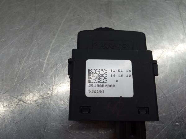 Multifunction control NISSAN Juke (F15) Imagem-2